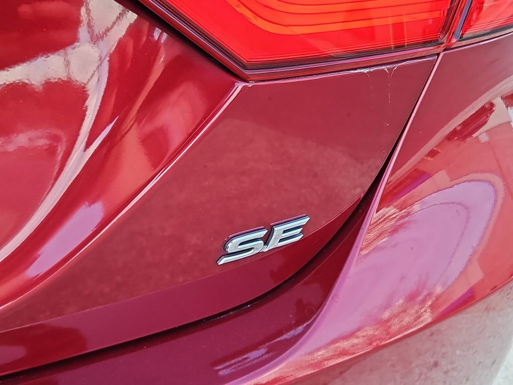Used 2018 Toyota Camry SE w/ Moonroof Package image 31