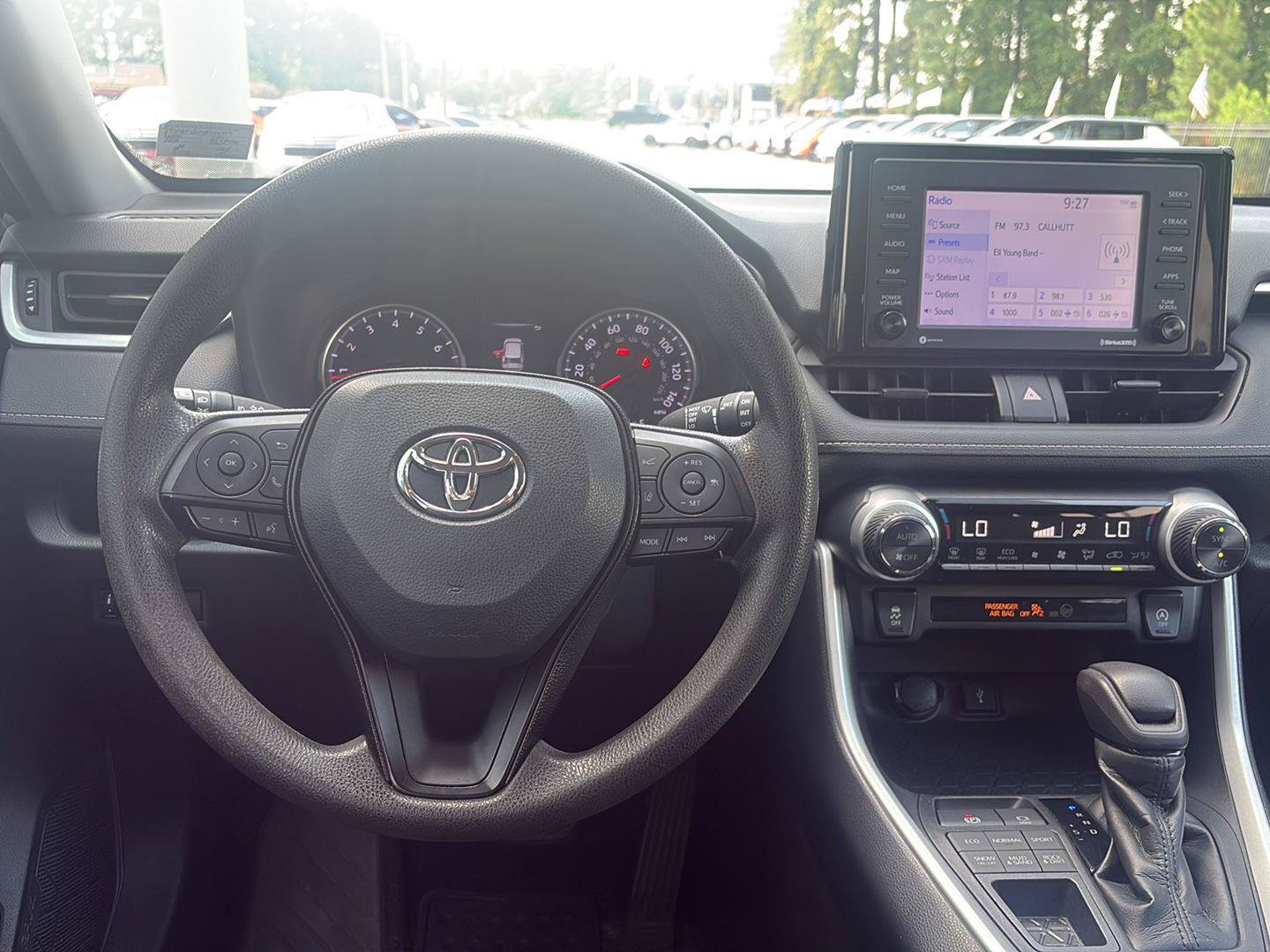 Used 2021 Toyota RAV4 XLE AWD/4WD image 20