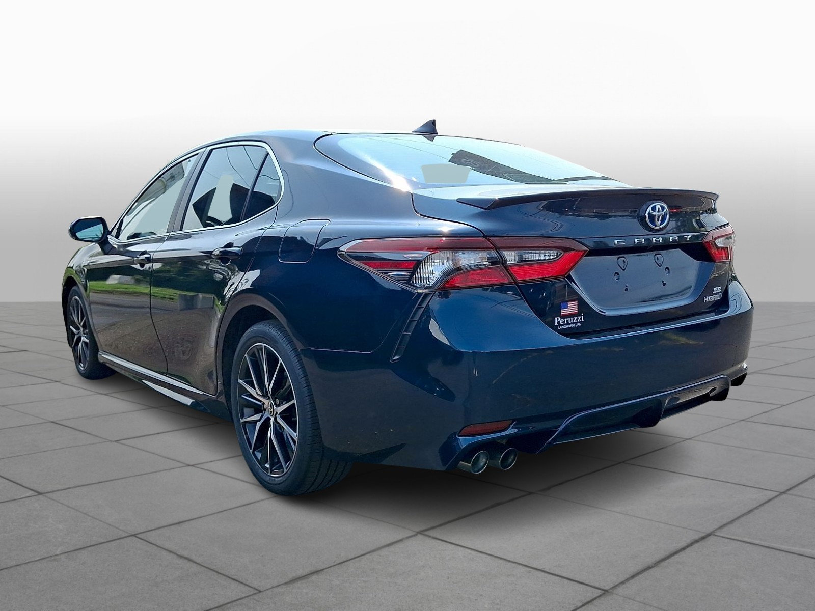 Used 2021 Toyota Camry SE FWD image 5