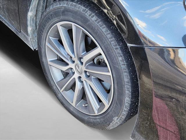 Used 2016 Lexus ES 300h w/ Premium Package w/Wood Trim image 4