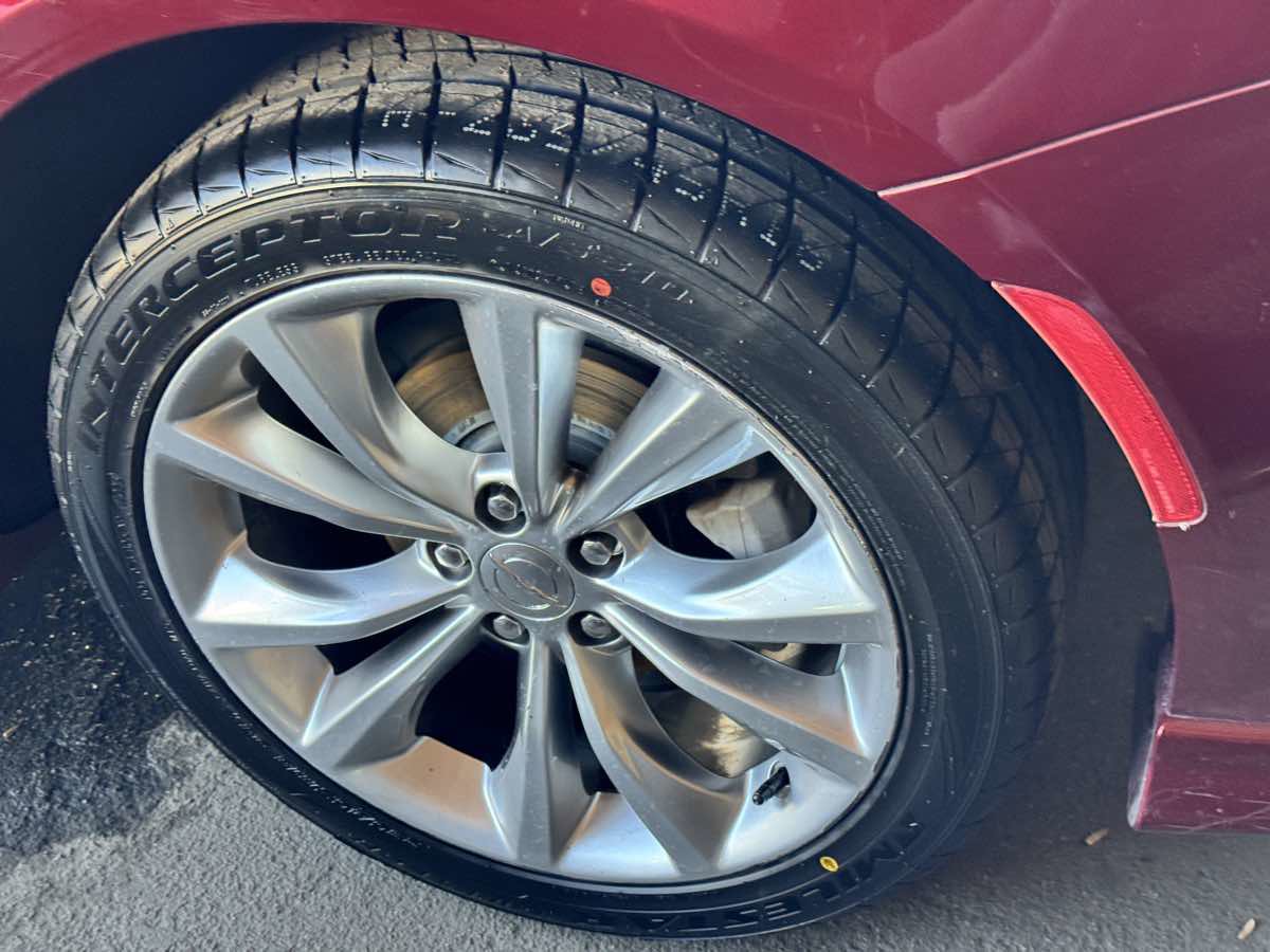 Used 2015 Chrysler 200 S w/ Comfort Group FWD image 21