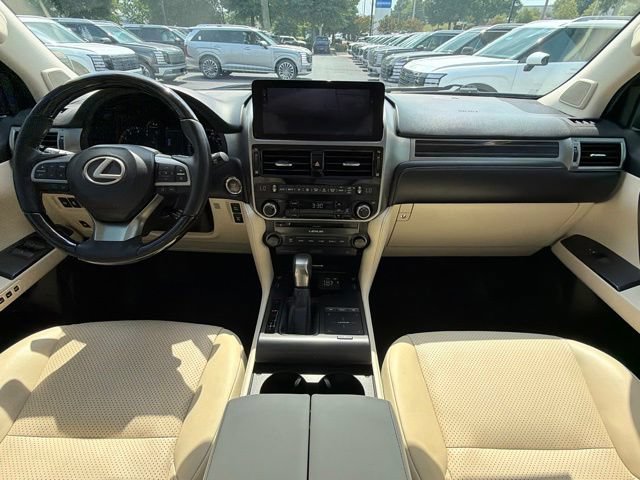 Used 2023 Lexus GX 460 Luxury w/ Sport Design Package AWD/4WD image 32