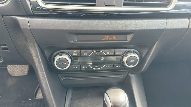 Used 2016 MAZDA MAZDA3 i Touring w/ Popular Equipment Package image 12