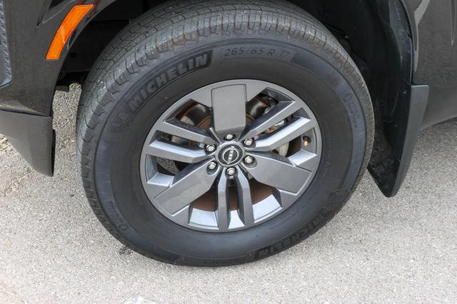 Used 2025 Nissan Frontier SV w/ SV Convenience Package AWD/4WD image 7