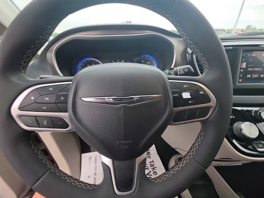 Used 2023 Chrysler Voyager LX FWD image 14