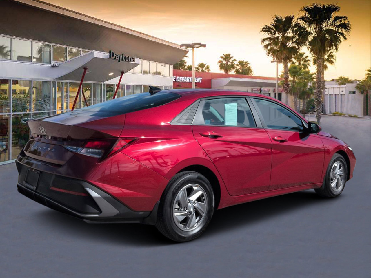 Used 2025 Hyundai Elantra SE w/ Cargo Package FWD image 3