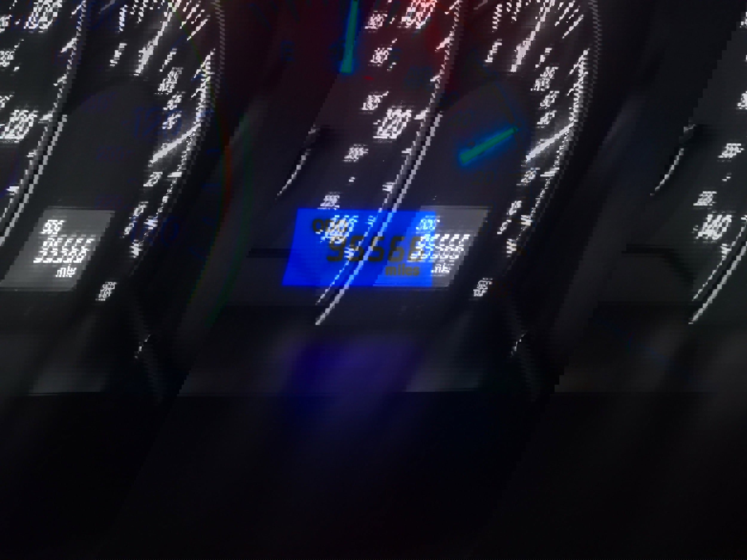 Used 2014 Toyota Camry LE image 9