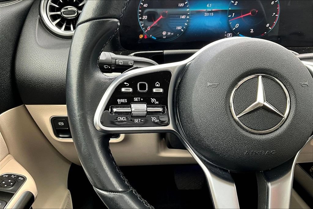 Used 2022 Mercedes-Benz GLA 250 4MATIC image 11