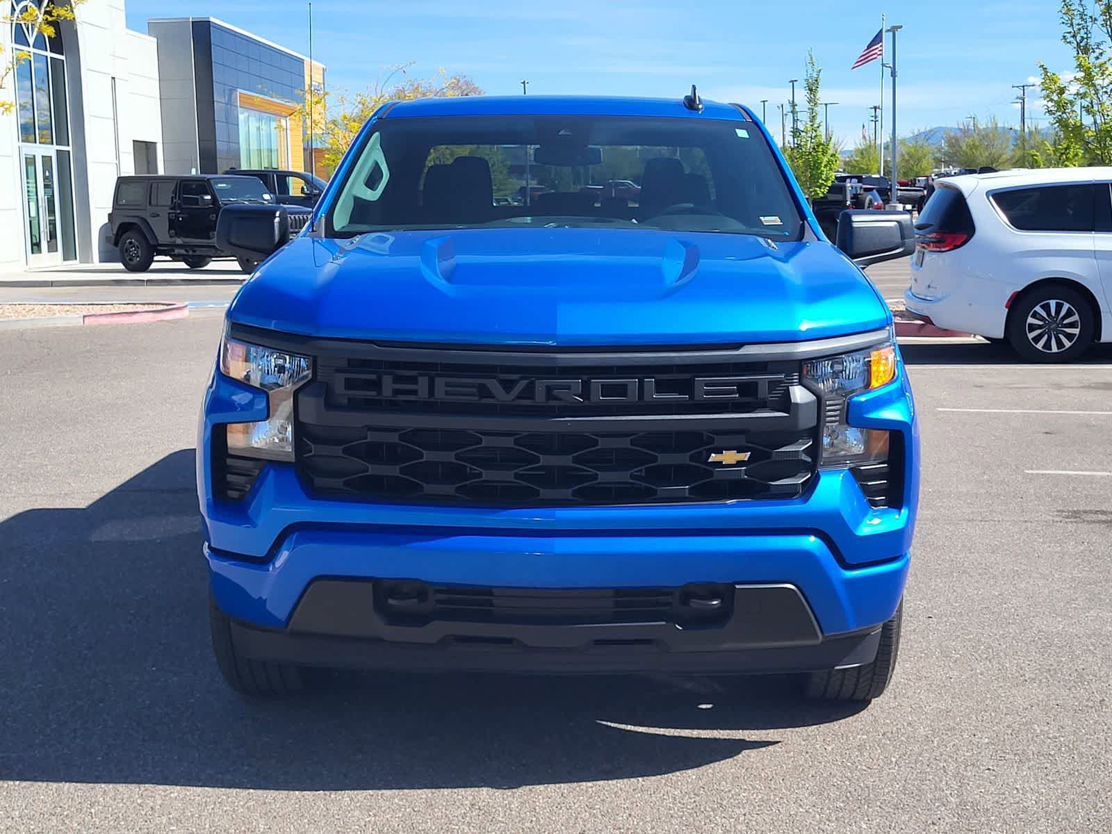 Used 2025 Chevrolet Silverado 1500 Custom image 2