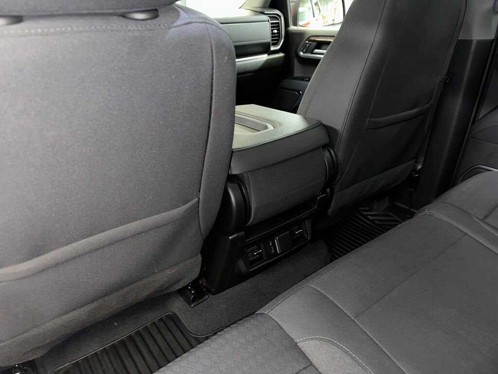 Used 2023 GMC Sierra 1500 Elevation image 19