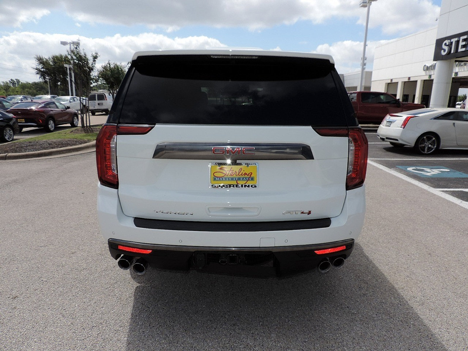 Certified 2024 GMC Yukon XL AT4 AWD/4WD image 6