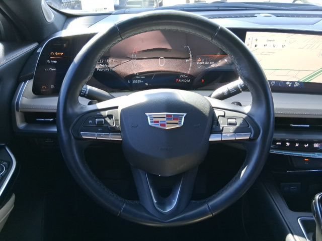 Used 2024 Cadillac XT4 Luxury w/ LPO, Floor Liner Package FWD image 10