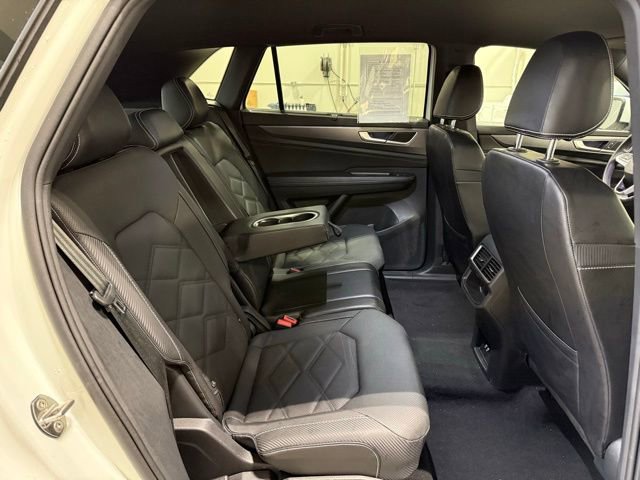 Certified 2024 Volkswagen Atlas Cross Sport SE image 24
