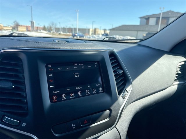 Used 2020 Jeep Cherokee Latitude Plus w/ Comfort/Convenience Group image 23