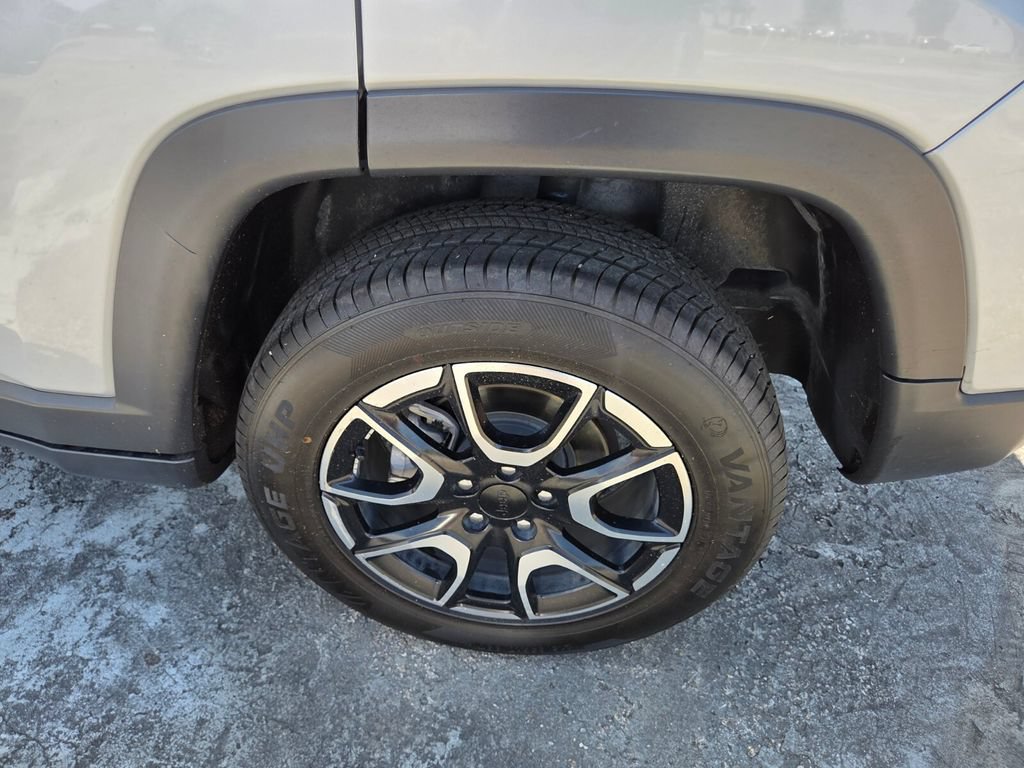 Used 2024 Jeep Compass Trailhawk AWD/4WD image 20