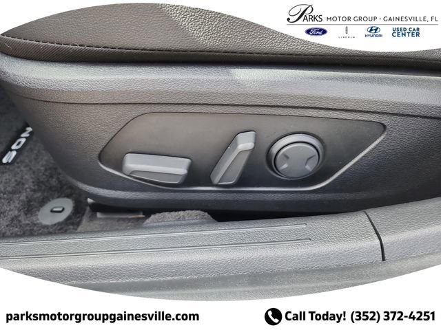 New 2025 Hyundai Sonata Limited FWD image 18
