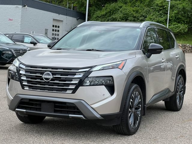 Used 2025 Nissan Rogue SL w/ Tech Package AWD/4WD image 44