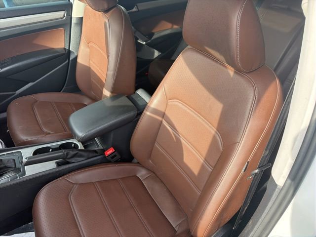 Used 2021 Volkswagen Passat 2.0T SE image 8