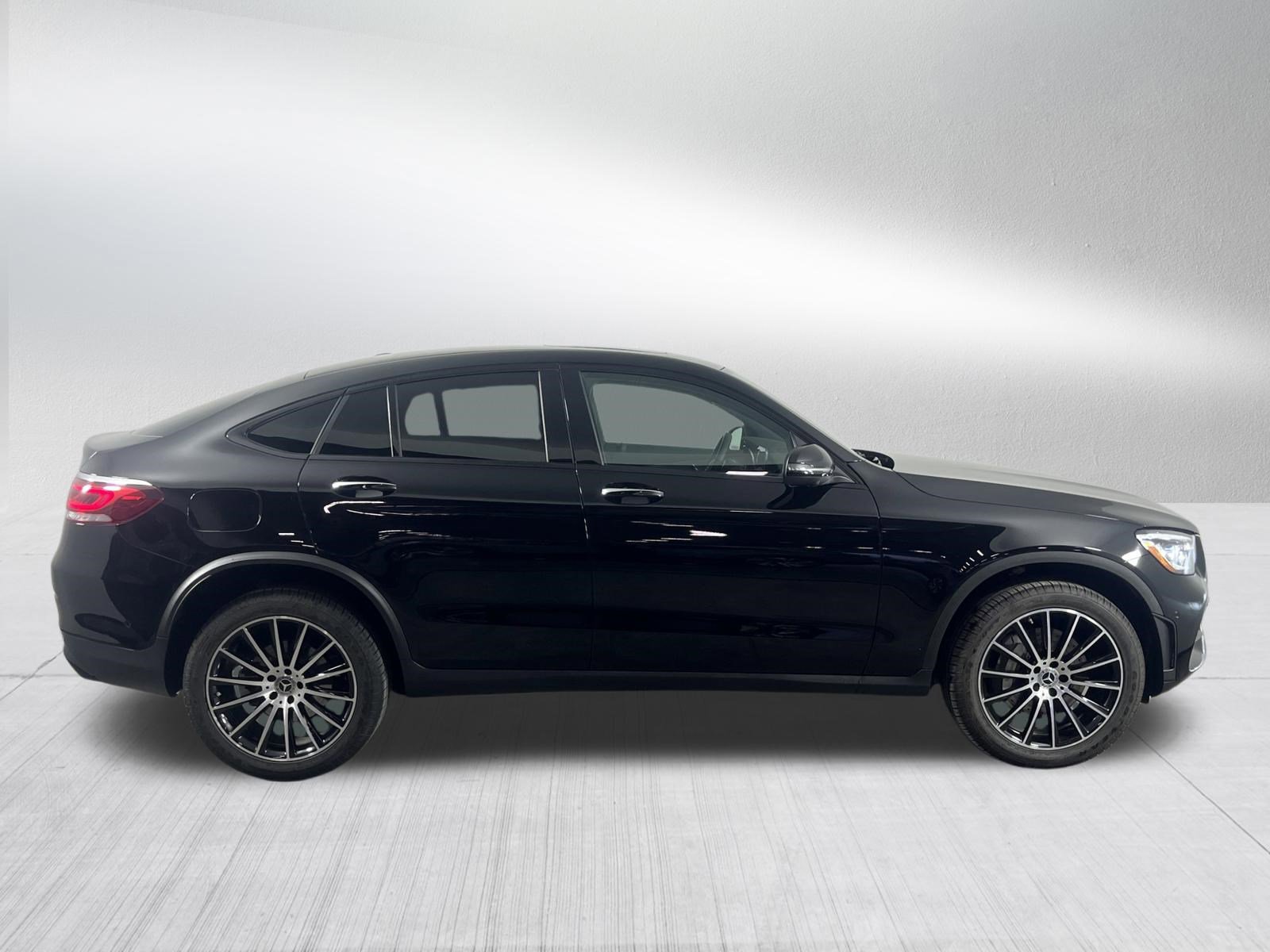 Used 2023 Mercedes-Benz GLC 300 4MATIC Coupe image 8