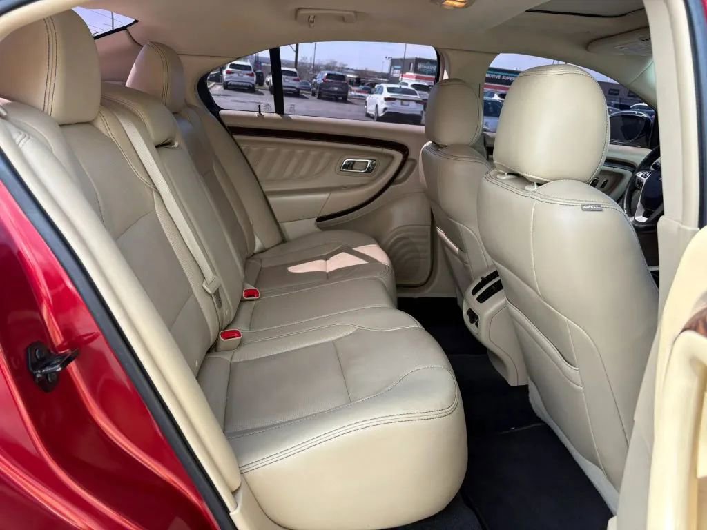 Used 2017 Ford Taurus Limited FWD image 19