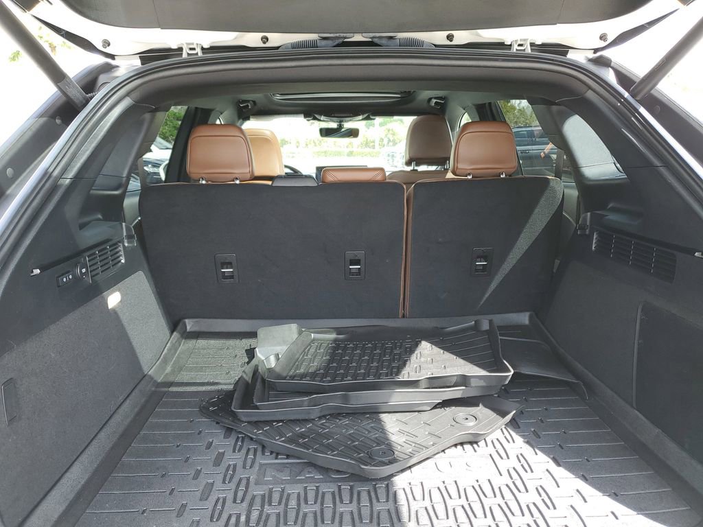 Used 2023 Lincoln Nautilus Reserve image 6