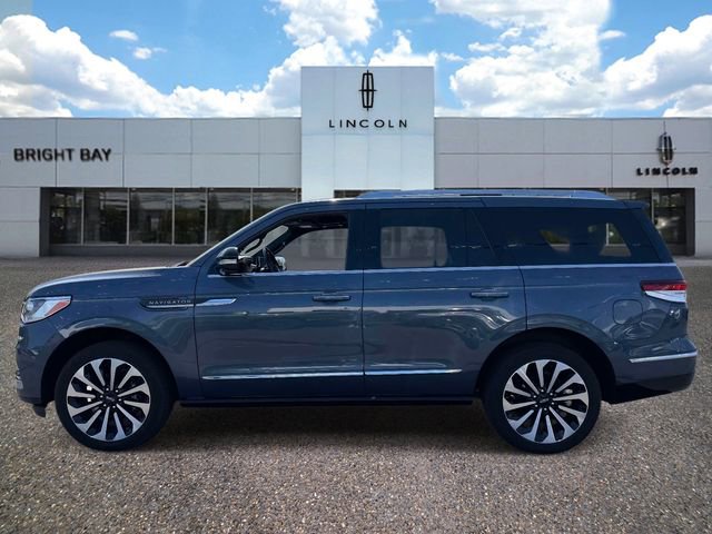 Certified 2023 Lincoln Navigator Reserve AWD/4WD image 3