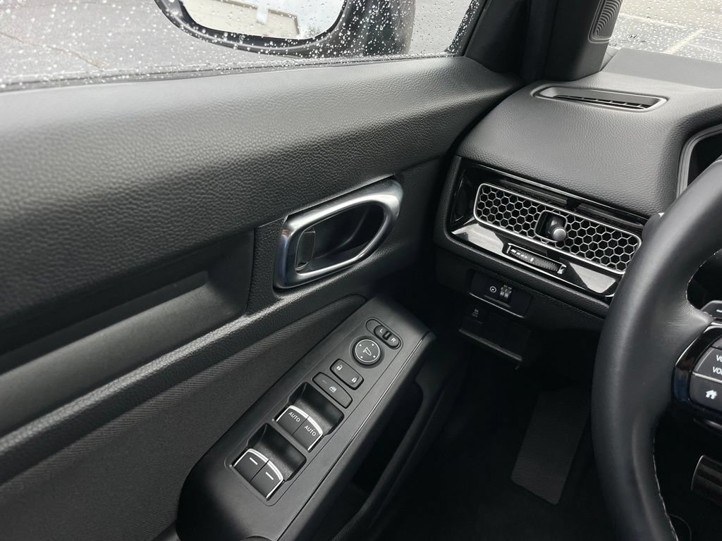 Certified 2025 Honda Civic Sport image 22