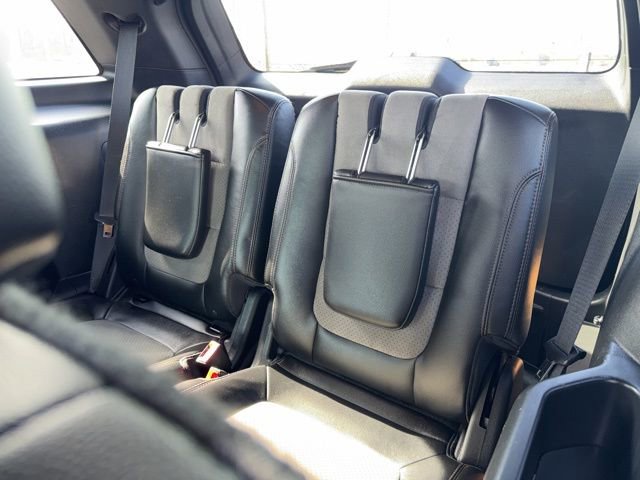 Used 2017 Ford Explorer XLT w/ Equipment Group 202A image 9