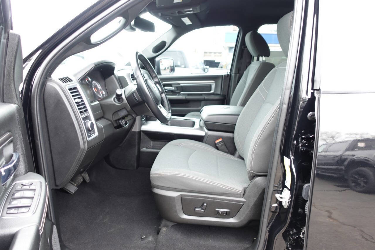 Used 2023 RAM 1500 Classic Warlock AWD/4WD image 17
