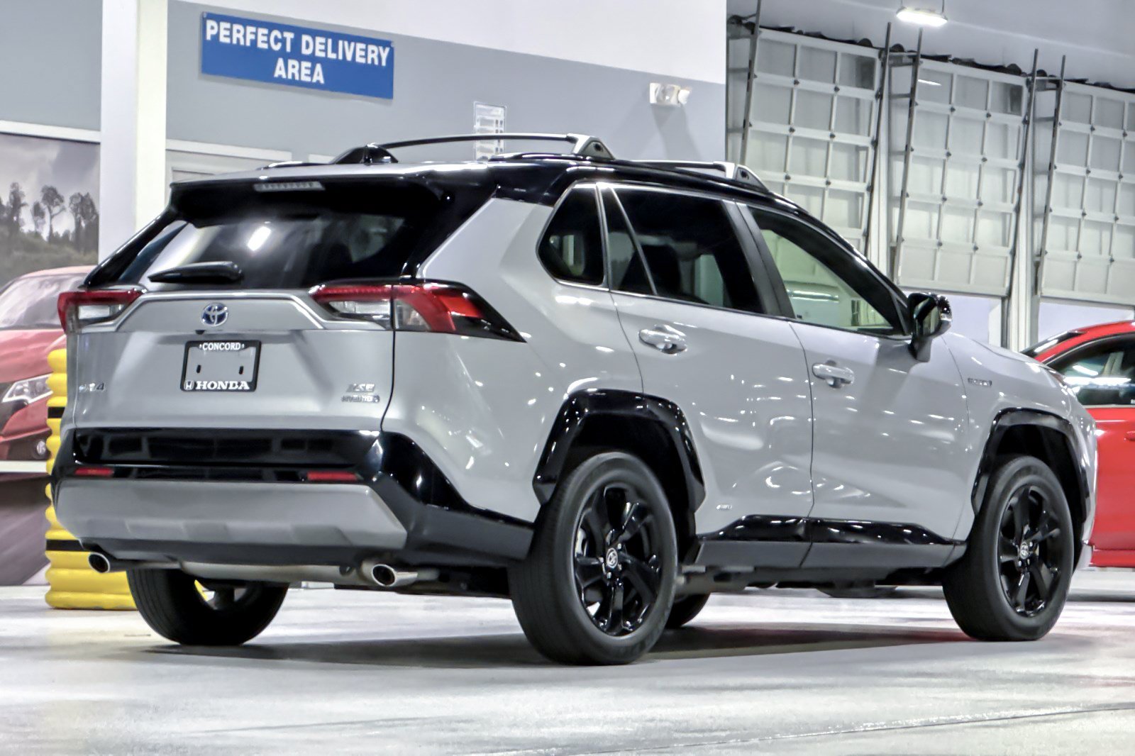 Used 2021 Toyota RAV4 XSE AWD/4WD image 9