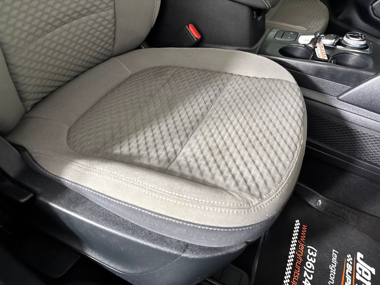 Used 2020 Ford Escape SE FWD image 29