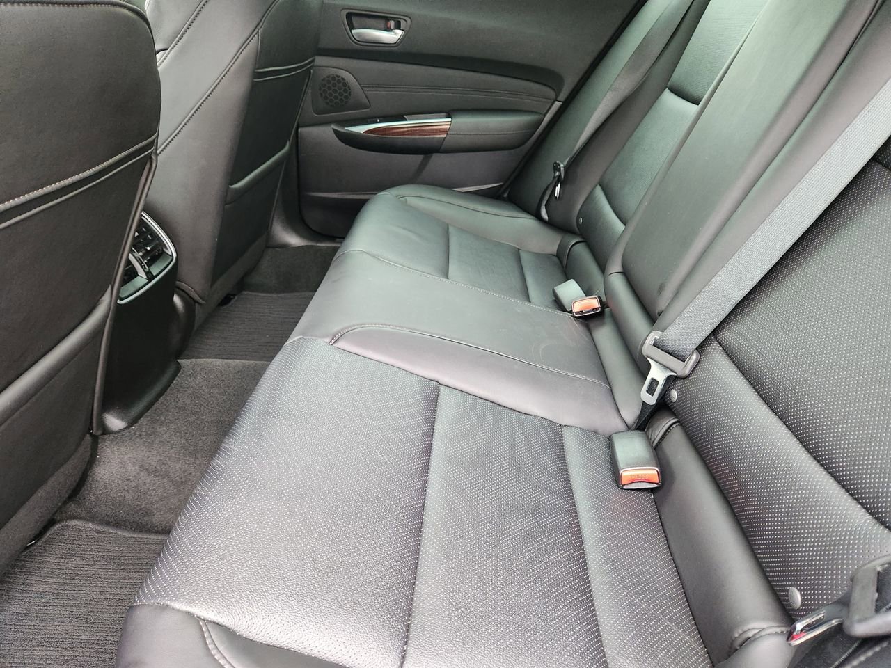 Used 2016 Acura TLX V6 w/ Technology Package FWD image 29