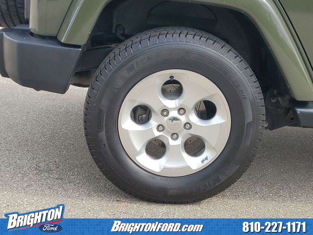 Used 2015 Jeep Wrangler Unlimited Sahara AWD/4WD image 5