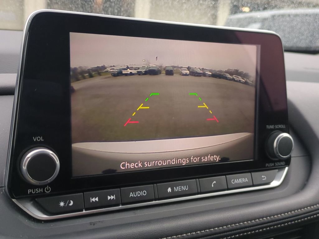 Used 2025 Nissan Rogue SV image 14