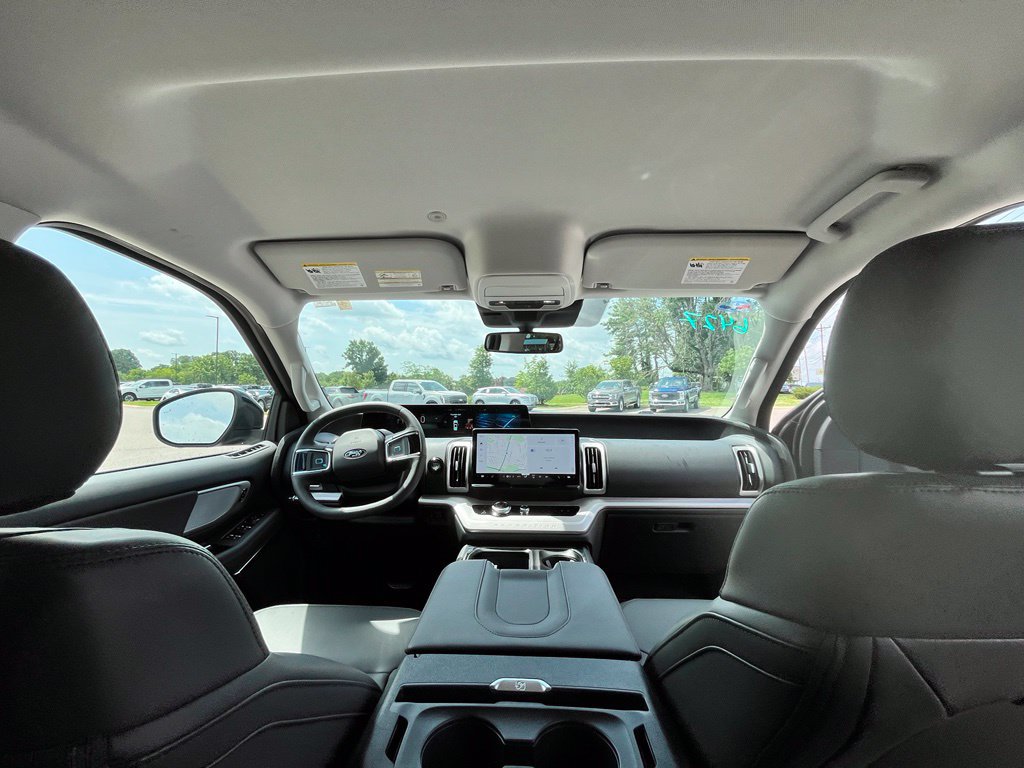 New 2026 Ford Expedition Active RWD image 9