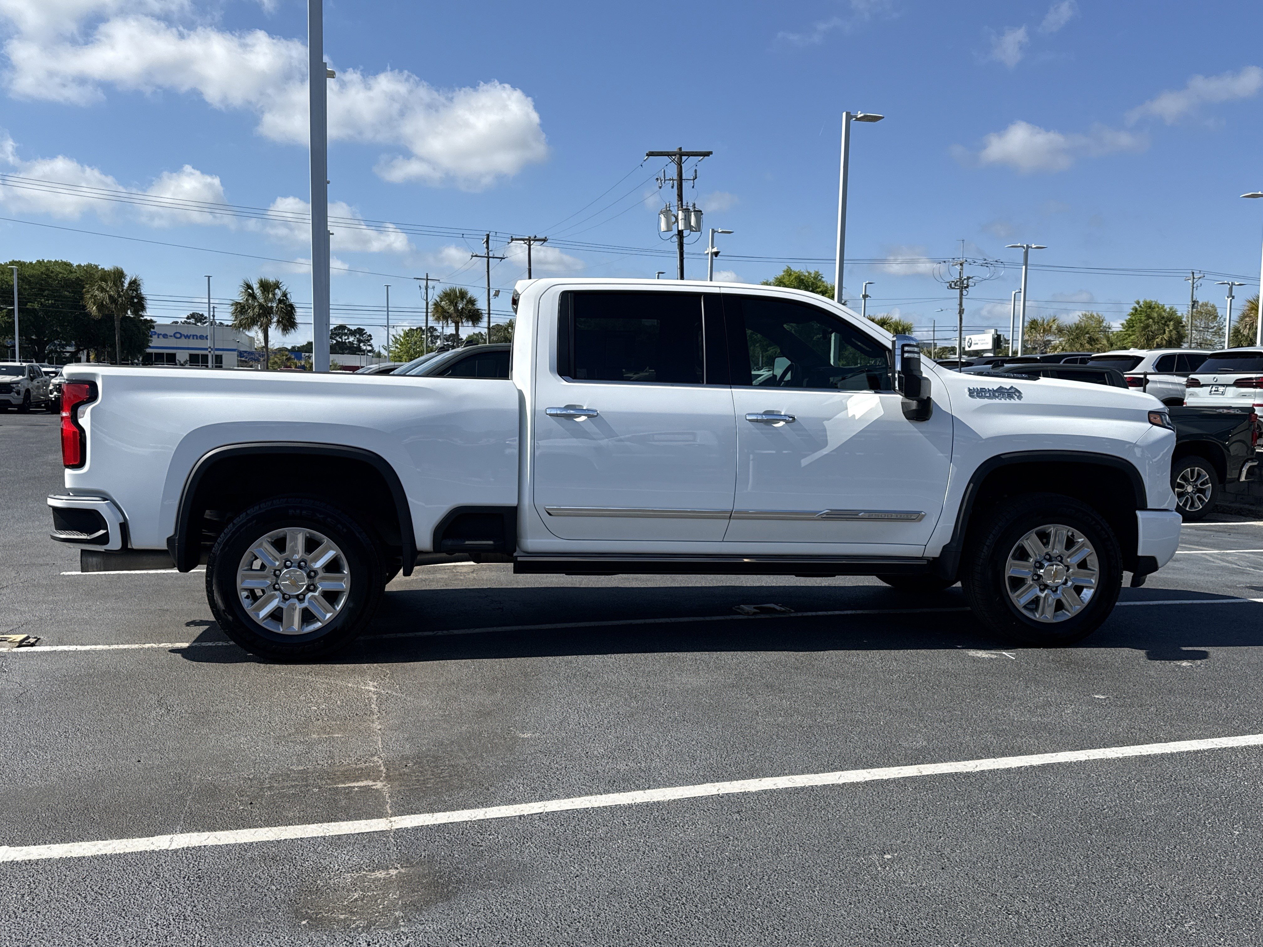 Used 2024 Chevrolet Silverado 2500 High Country w/ Technology Package AWD/4WD image 23