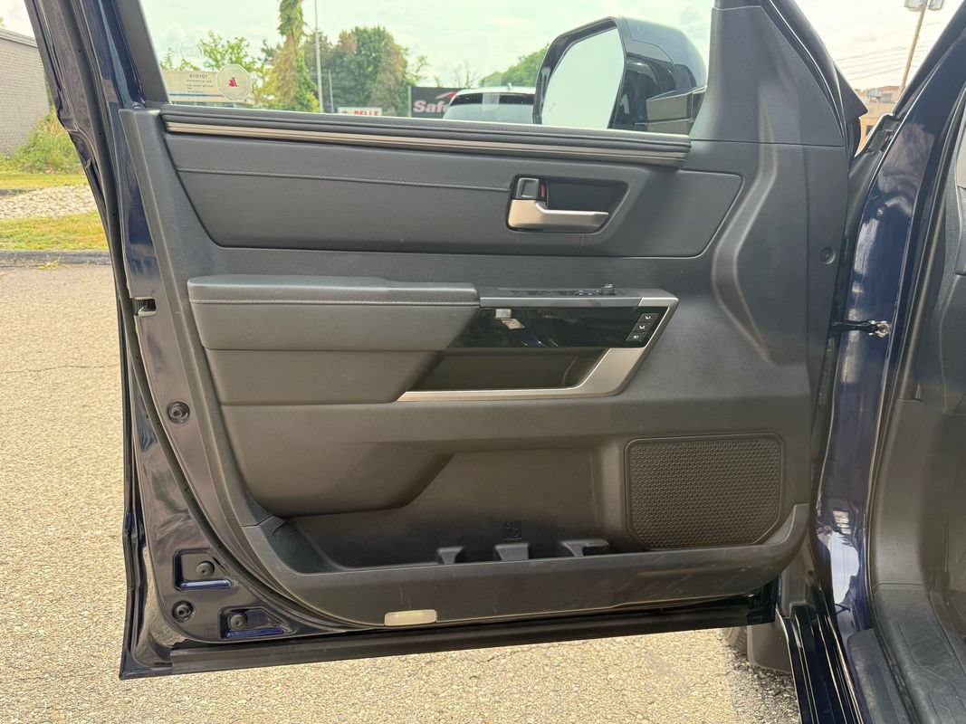 Used 2023 Toyota Tundra Limited AWD/4WD image 9
