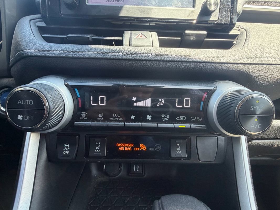 Used 2019 Toyota RAV4 XLE w/ Convenience Package AWD/4WD image 28