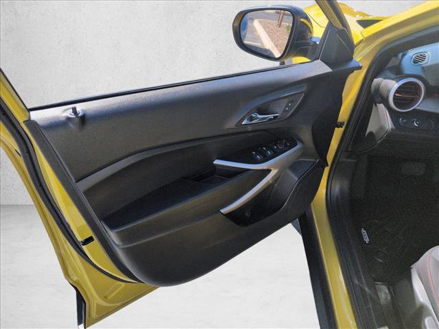 Certified 2024 Chevrolet Trax RS w/ Driver Confidence Package image 10