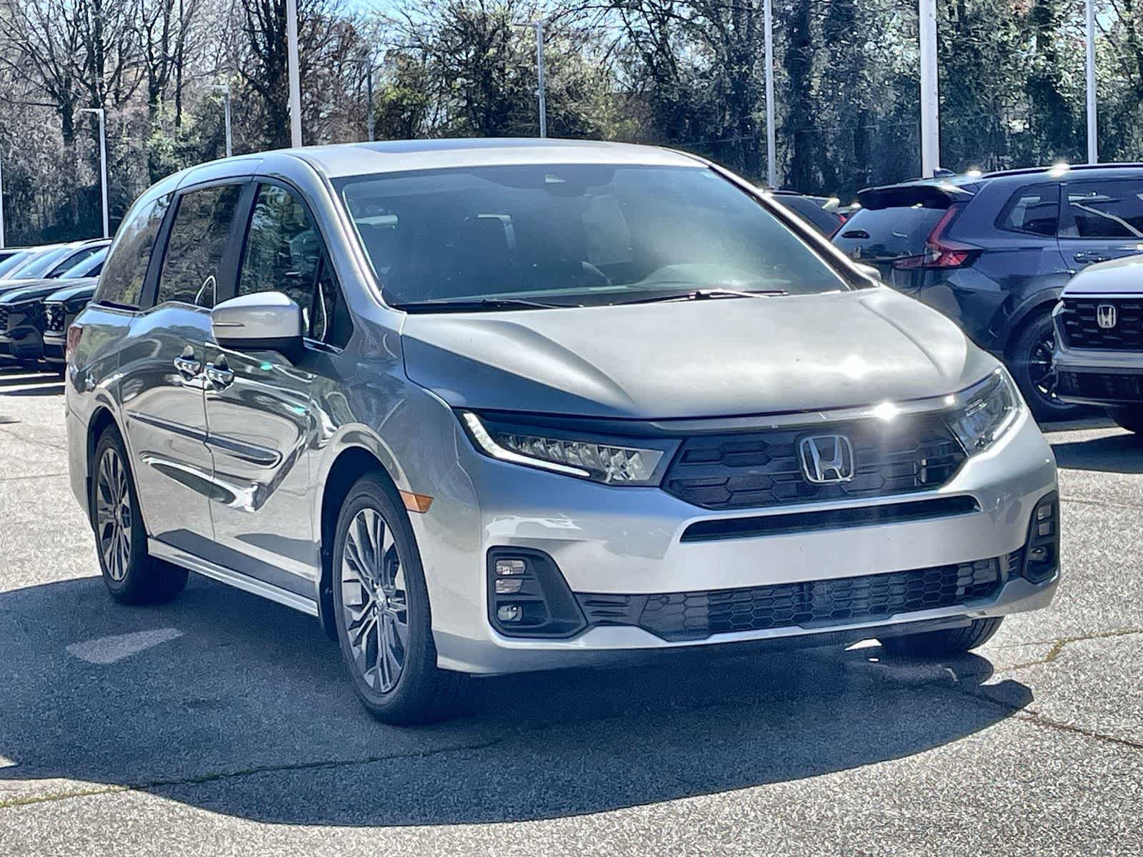 New 2026 Honda Odyssey Touring image 5