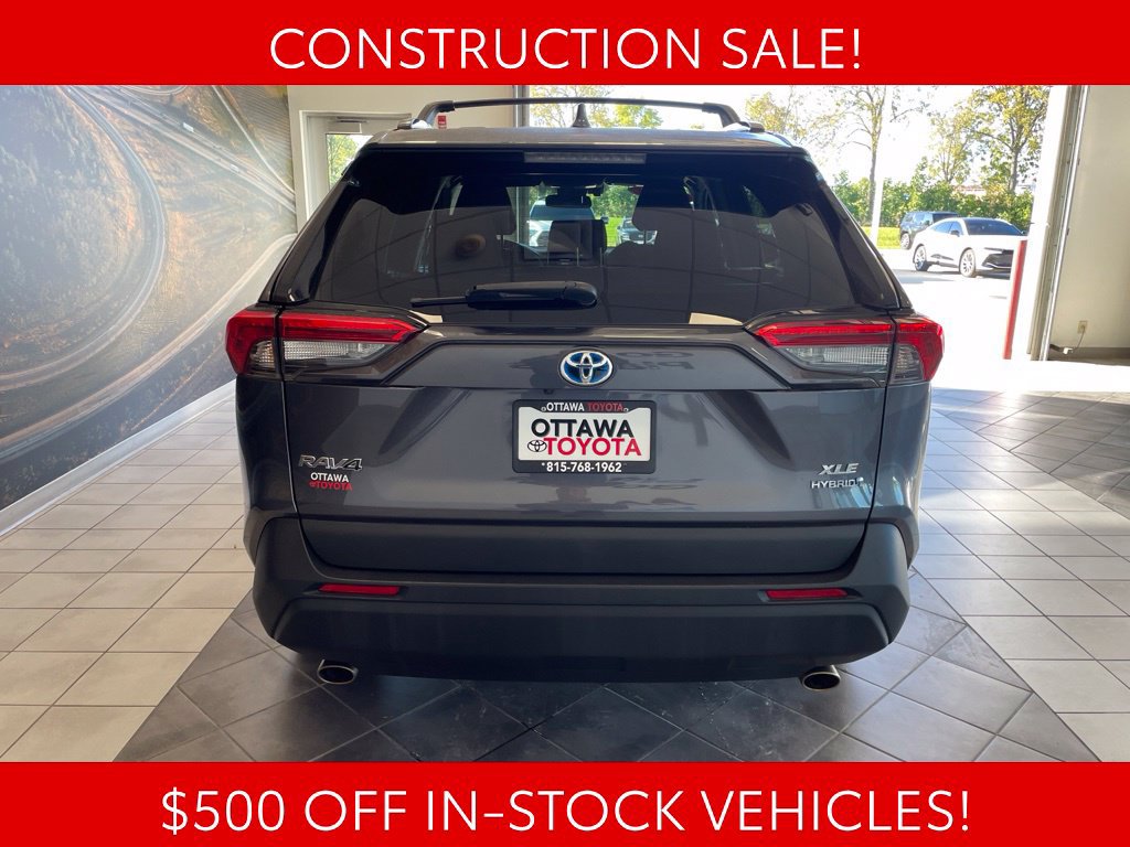 Used 2021 Toyota RAV4 XLE w/ Convenience Package AWD/4WD image 7