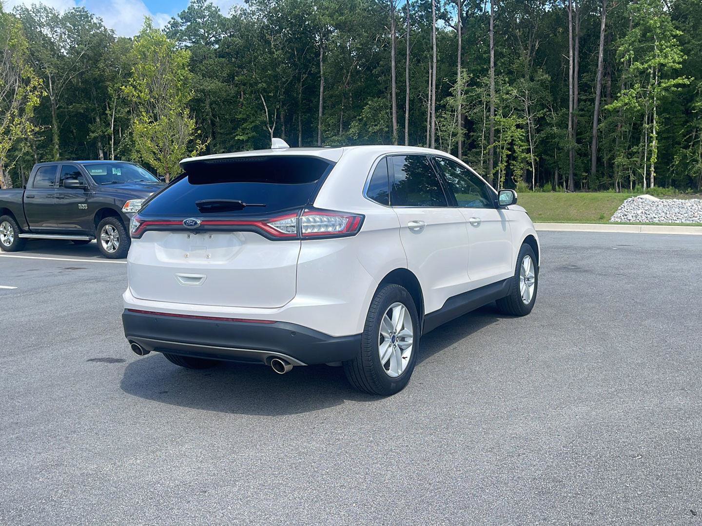 Used 2018 Ford Edge SEL w/ Equipment Group 201A AWD/4WD image 7