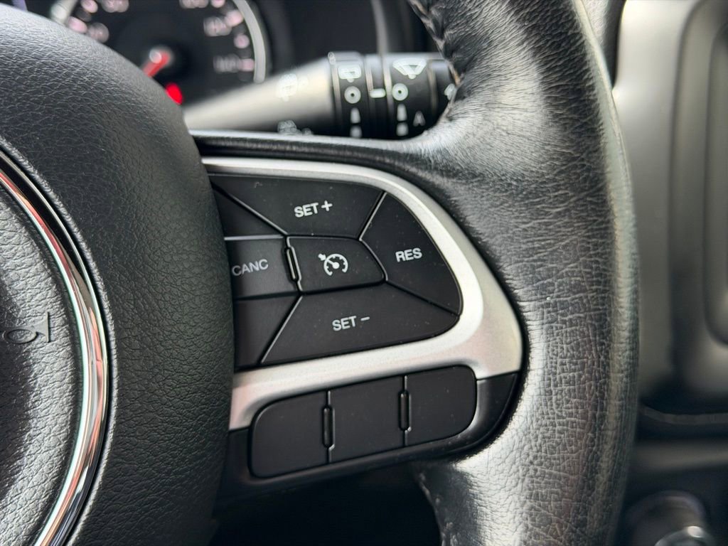 Used 2018 Jeep Renegade Latitude w/ Safety & Security Group image 20