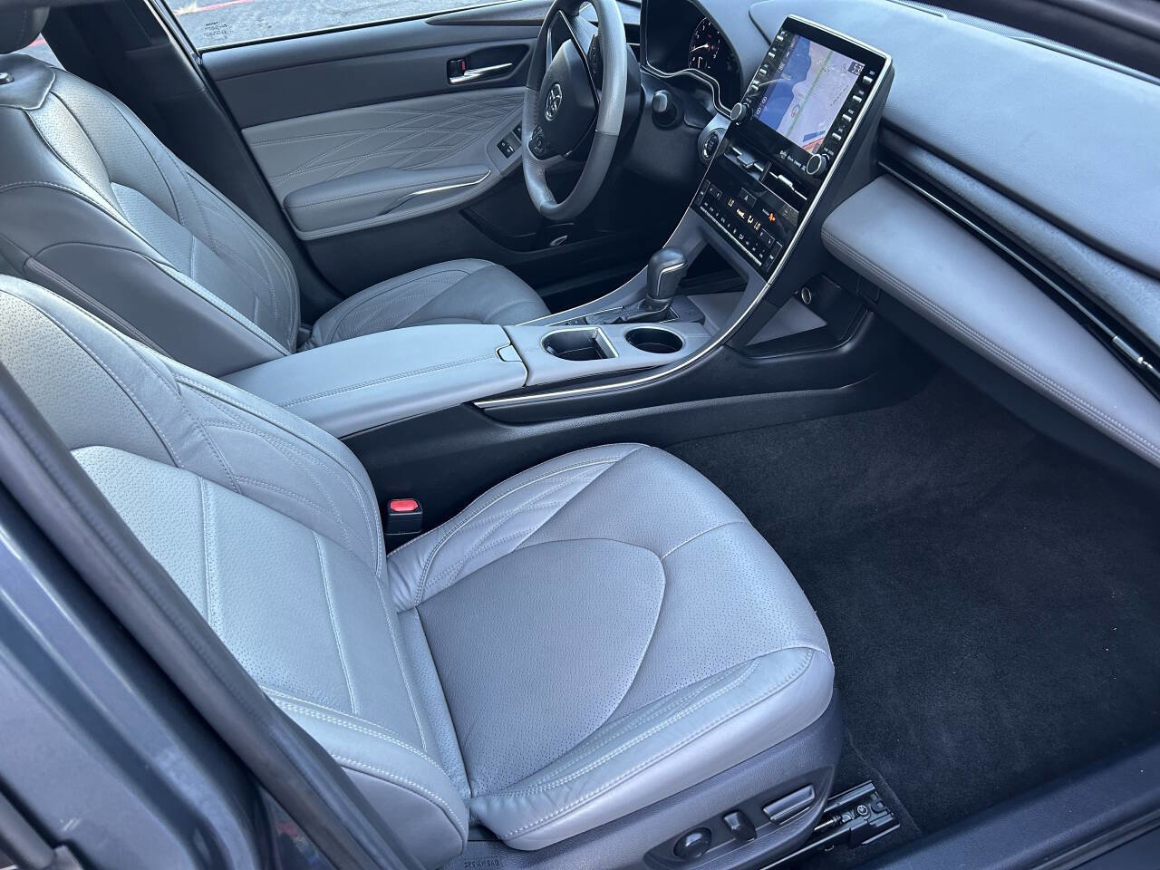 Used 2020 Toyota Avalon Limited image 27