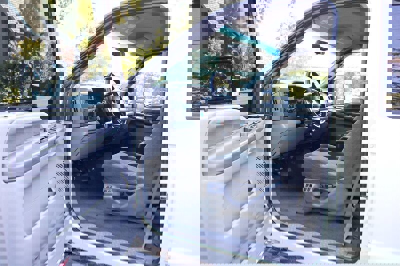 Used 2002 Ford F350 XLT image 5