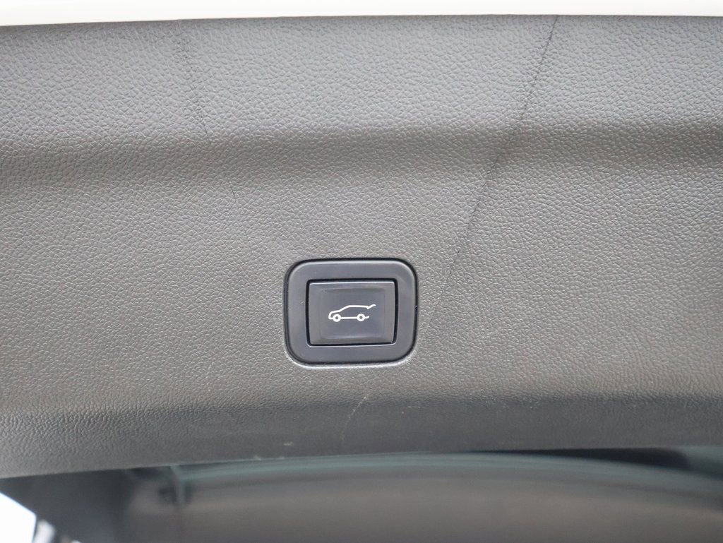 Certified 2022 Chevrolet Tahoe Z71 w/ Luxury Package image 37