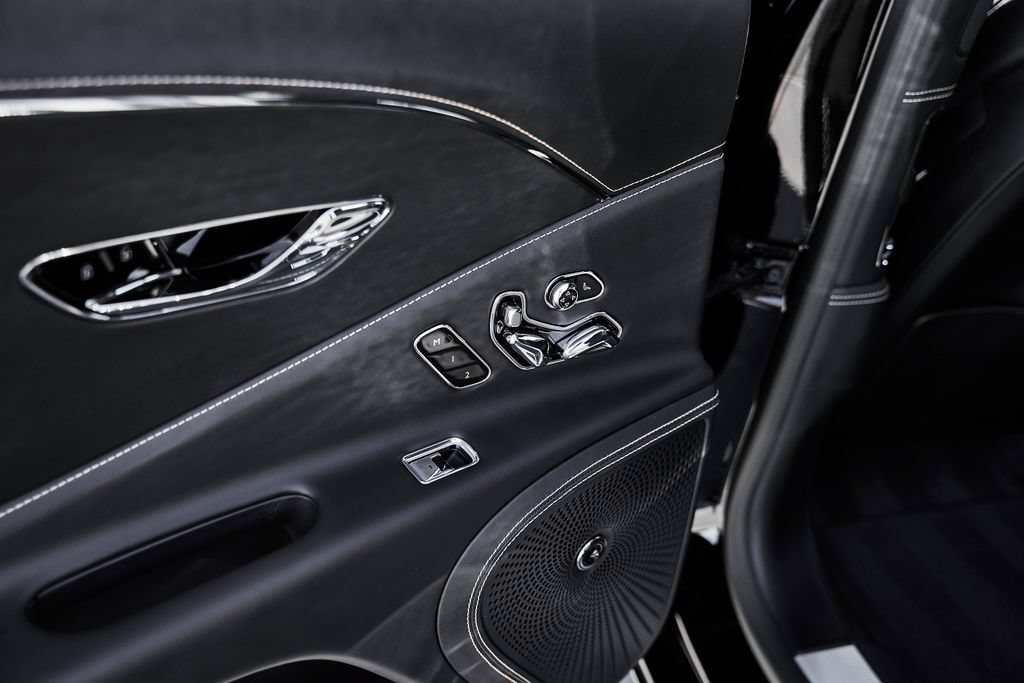 Used 2024 Bentley Flying Spur V8 AWD/4WD image 53