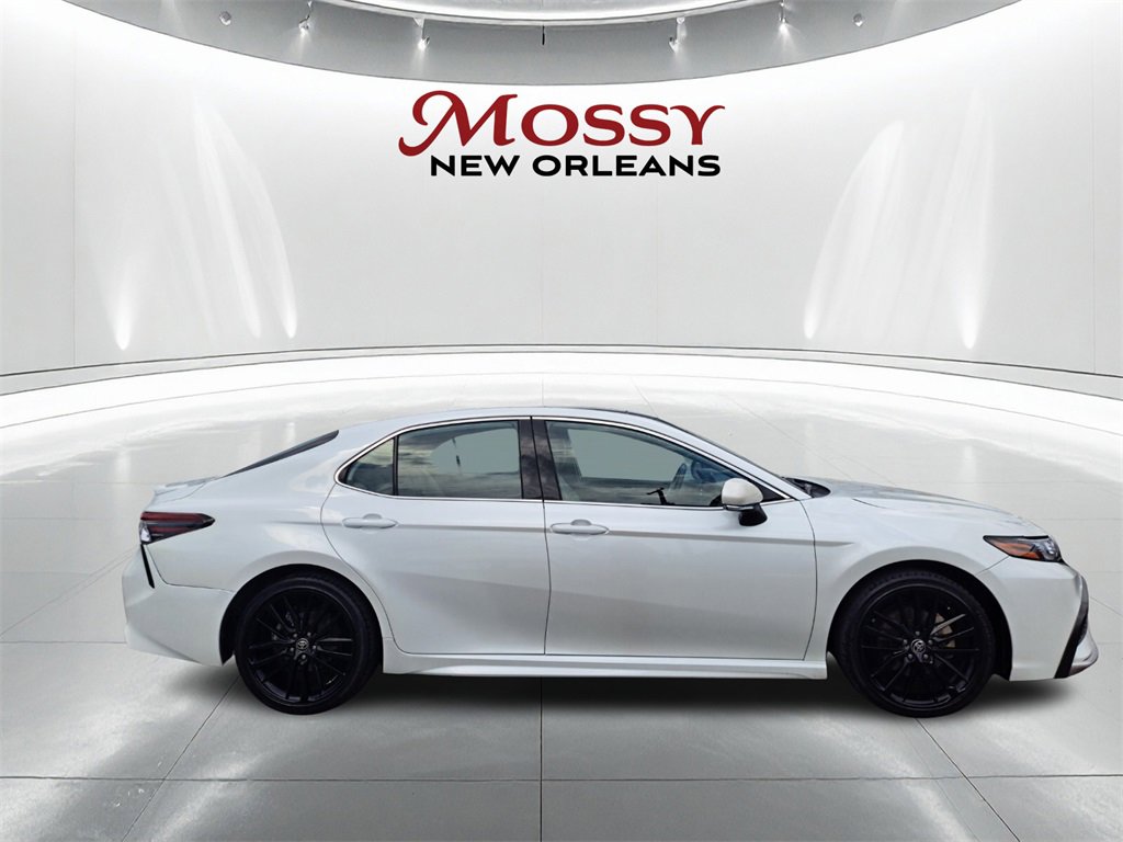 Used 2022 Toyota Camry XSE image 4