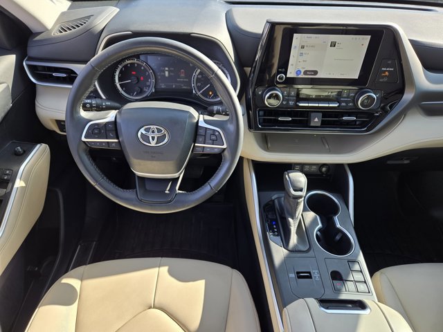 Used 2023 Toyota Highlander XLE image 24