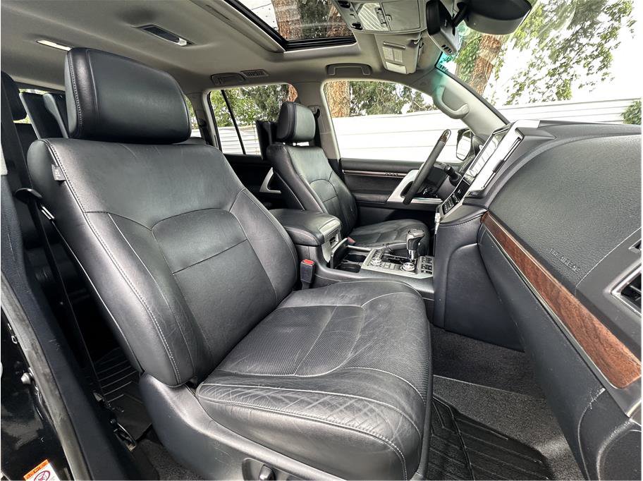 Used 2016 Toyota Land Cruiser AWD/4WD image 15